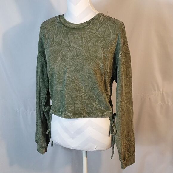 Forever 21 Cropped Women's Sweatshirt - Picture 7 of 7